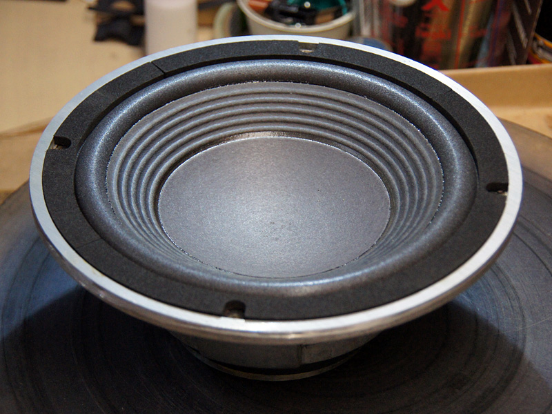 JBL 4401 修理例 A08 使用