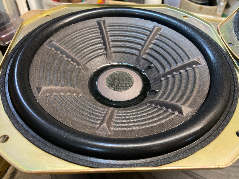 B&W DM602 修理例 J07 使用