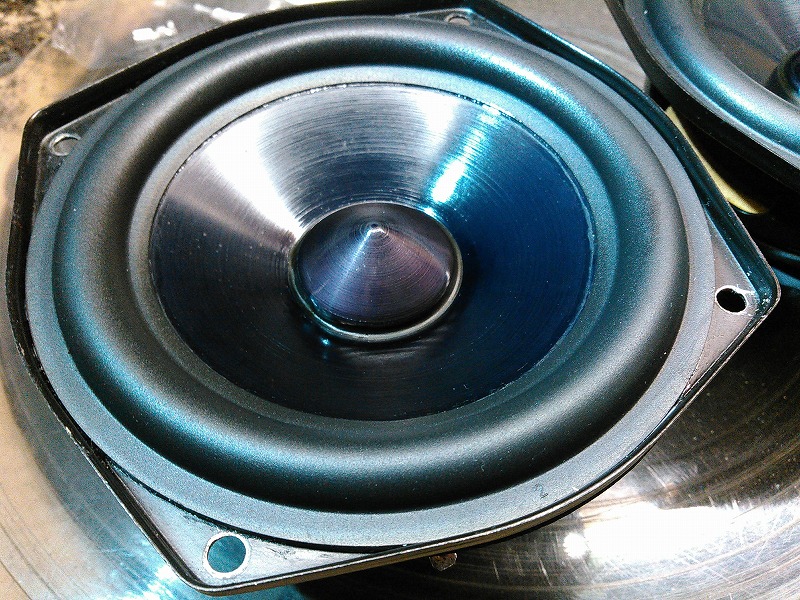 Acoustic Energy AE1 修理例 ラバーエッジ RK89 2枚使用